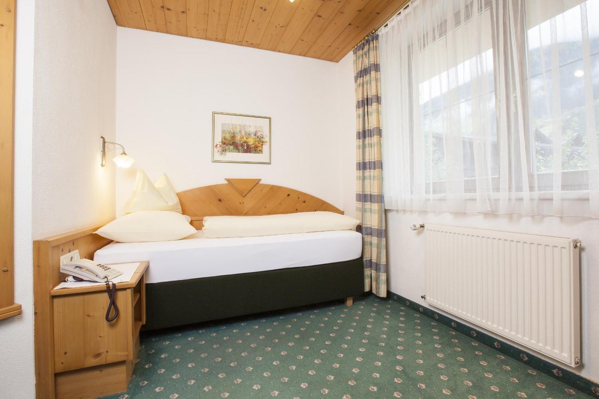 Hotel & Appartements Alpenresidenz Viktoria Neustift im Stubaital Habitación foto